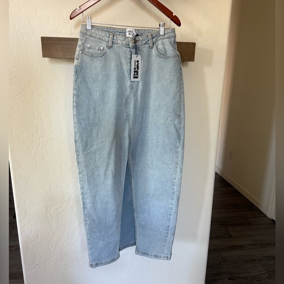 Princess Polly|light wash denim maxi skirt with front slit opening•••NWT,size 6 - Picture 3 of 16